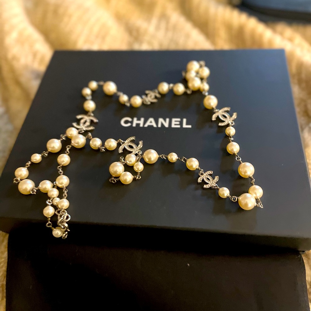 Chanel 5cc Crystals long pearl Necklace with tags and original box